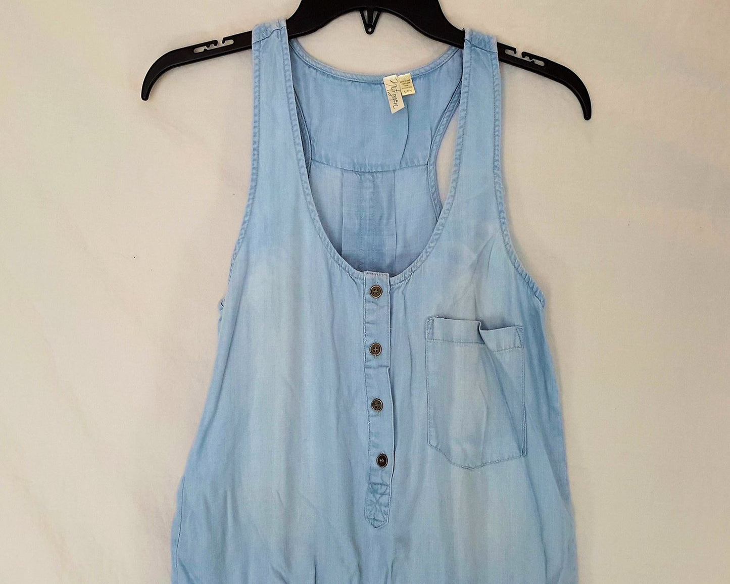 Wholesale Lot of Womens Jumpsuits Pants Shorts Skirts Tops Brand New Overstock